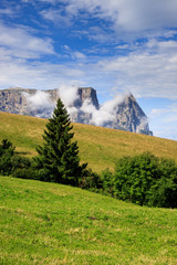 Sciliar tra le nubi dall'Alpe di Siusi