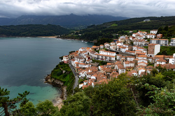 Fototapeta na wymiar Lastres, pueblo costero de Asturias en España
