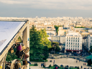 パリの夕景と愛の誓い