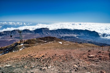 Blick von Berg auf Wolken und Canyon