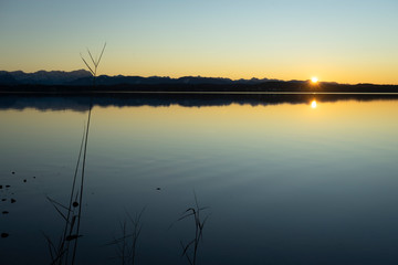 Fototapeta na wymiar Sonnenuntergang am Starnberger See