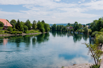 Büren, Büren an der Aare, Aare, Fluss, Stadt, Altstadt, historische Häuser, Uferweg, Schifffahrt, Seeland, Kanton Bern, Frühling, Sommer, Schweiz