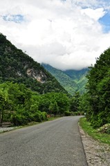 Fototapeta na wymiar the road in the mountains