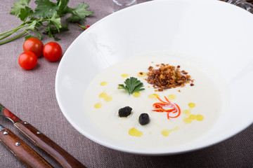 White thick creamy soup