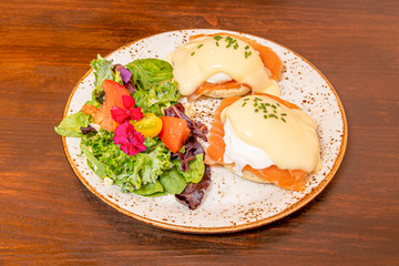 brunch eggs benedict