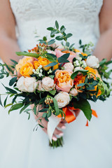 bride holding bouquet