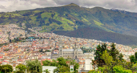 Fototapeta na wymiar Quito from Itchimbia Park, Ecuador