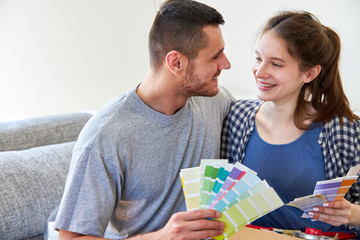 Couple is looking for the right wall color for painting