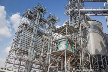 Metal structures of grain dryer and separator at the grain terminal.