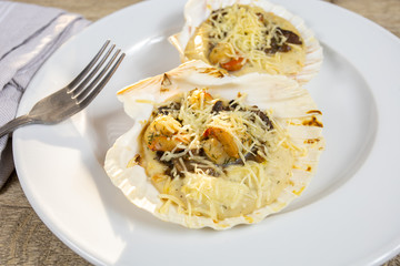 coquille saint-jacques et champignons