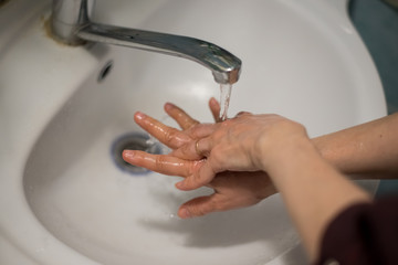 Prevention of the coronavirus pandemic: wash your hands with antibacterial soap and thoroughly wipe your nails and fingers for at least 20 seconds - 341431171