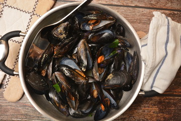 cozze cotte al limone frutti di mare
