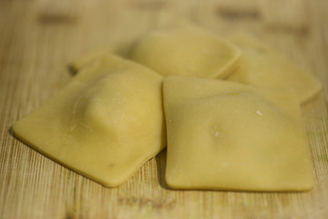 produção de massa caseira em família, como uma das atividades a se fazer em casa durante o isolamento social, para uma alimentação saudável