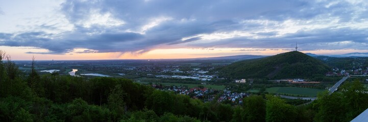 Blick vom Kaiser Wilhelm Denkmal bei Sonnenaufgang, Weserbergland, Panorama, Porta Westfalica