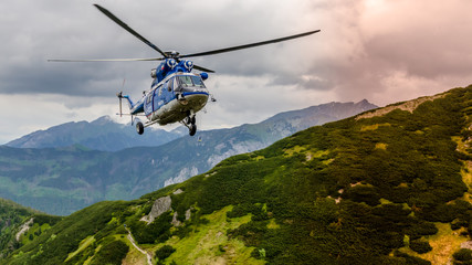 helikopter w górach, Tatry © Franciszek