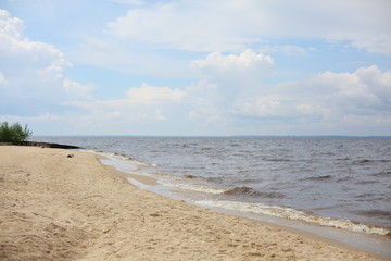Fototapeta na wymiar the shore of the Gorky sea