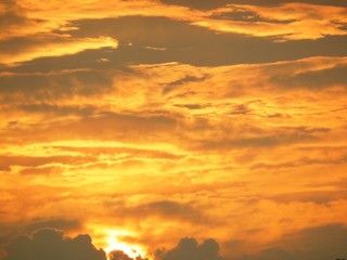 日本の田舎の風景　7月　夕陽と雲