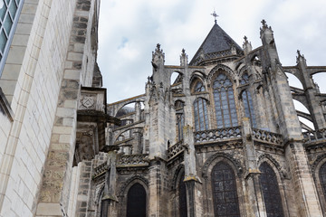 Fototapeta premium architectural detail of the Roman Catholic cathedral Saint Gatien in Tours, France