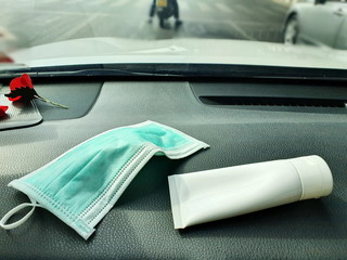 Medical masks and alcohol gel, wash hands, put in the car In order to be convenient to use. These devices are important to today's society with air pollution and the spread of the corona virus (COVIT-