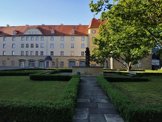 Fototapeta na wymiar View on Sonnenstein castle and surrounding park in Pirna