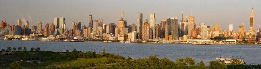 Obraz premium Panoramic view of the New York City skyline from Hamilton Park, Weehawken, New Jersey.