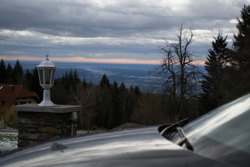 Im Bild ist Hartberg, in der Steiermark, zu sehen.
Das Foto wurde vom Pöllauberg aufgenommen
