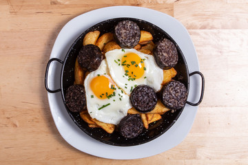 Huevos rotos, great eggs with potatoes.