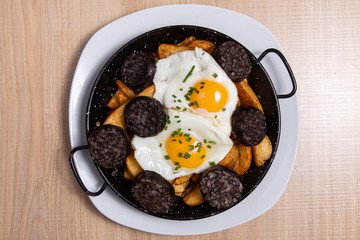 Huevos rotos, great eggs with potatoes.