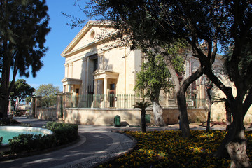 Fototapeta na wymiar maltese stock exchange in the upper barrakka gardens in (valletta) malta 