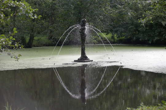 Springbrunnen Regentrude in Breklum im Park