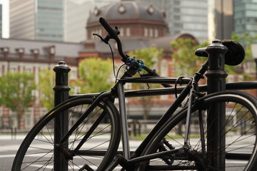 東京駅と自転車
