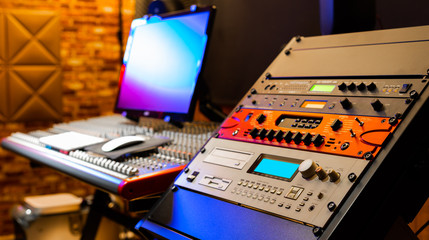 professional recording & broadcasting studio equipment - 341638140
