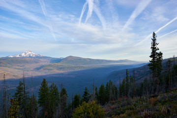 Obraz premium Morning mountain view in central Oregon.