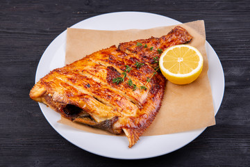 Cambala fried on coal with tmina and lime