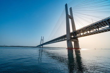 Fototapeta na wymiar Jingzhou gongtie Yangtze River Bridge