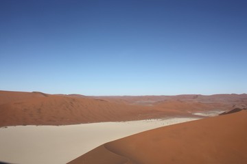 Fototapeta na wymiar Dunes de Sossusvlei Désert du Namib Namibie