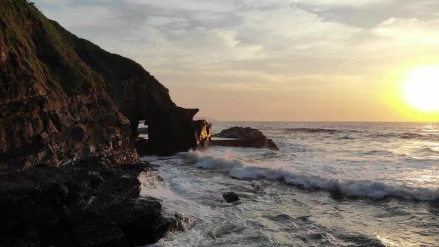 Thompsons Bay with water splashing against rocks in Ballito