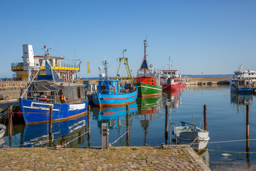 Fischerboote im Hafen von Sassnitz auf der Insel Rügen
