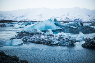 Glaciar en Islandia. Hielo, azul y blanco.