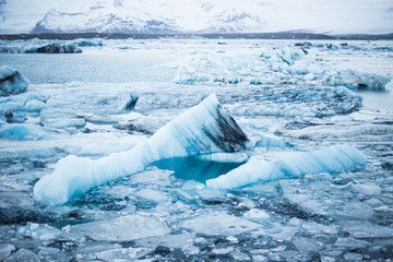 Glaciar en Islandia. Hielo, azul y blanco.