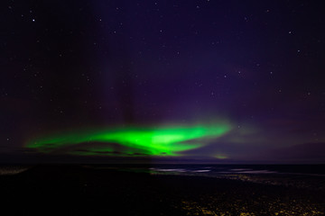 Aurora Boreal en islandia. Fotografía nocturna. Viajar en invierno.