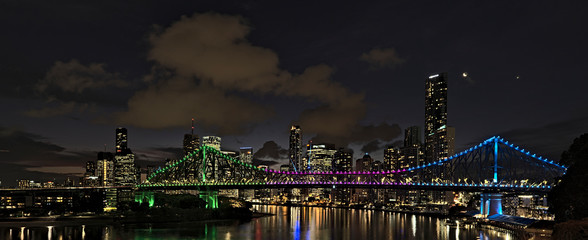 The skyline of Brisbane and the Story Bridge