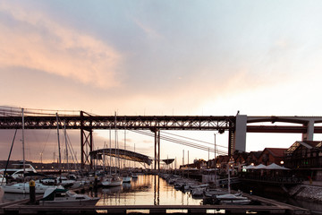 Sunset Brücke Boats