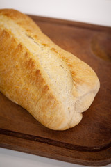 Homemade bread made with 4 ingredients. Easy and delicious recipe in the practical kitchen.