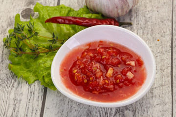 Spicy tomato and garlic sauce