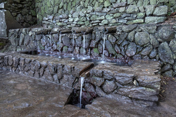 Quellen Chorros de Epina, La Gomera, Kanarische Inseln - Fließendes Wasser aus den 7 Quellen,...