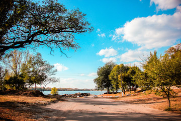 The road to the river, nature
