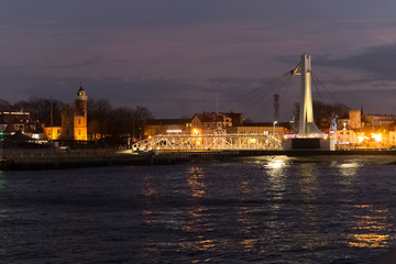 Naklejka premium lighthouse and a drawbridge