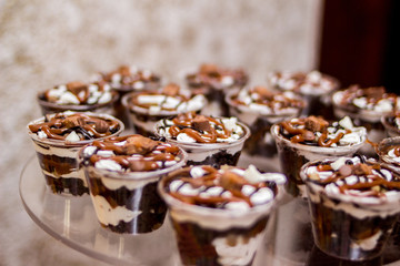 Postres, catering, candy bar, mesa de dulces, reposteria
