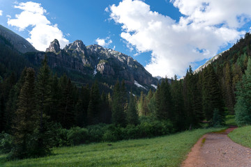 Fototapeta na wymiar Colorado Hiking trail near Telluride Colorado